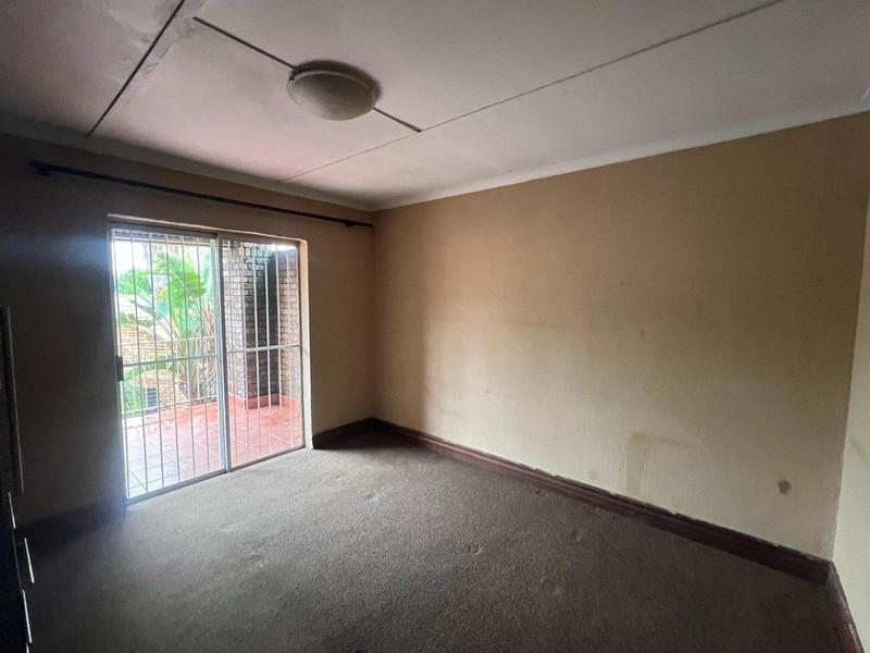 2 Bedroom Property for Sale in Van Riebeeck Park Western Cape